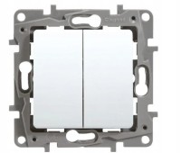 Legrand Niloe Łącznik świecznikowy 10 AX biały 764505