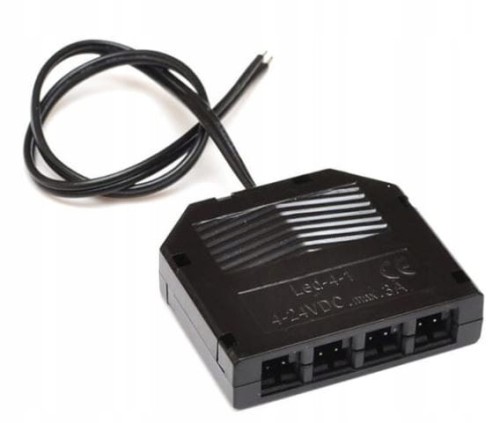Rozdzielacz-mini-amp-4-punkt-do-laczenia-tasm-LED.jpg
